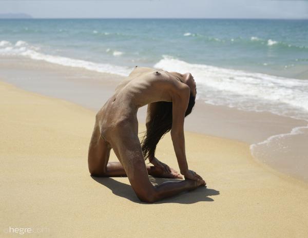 Chloe beach body #11