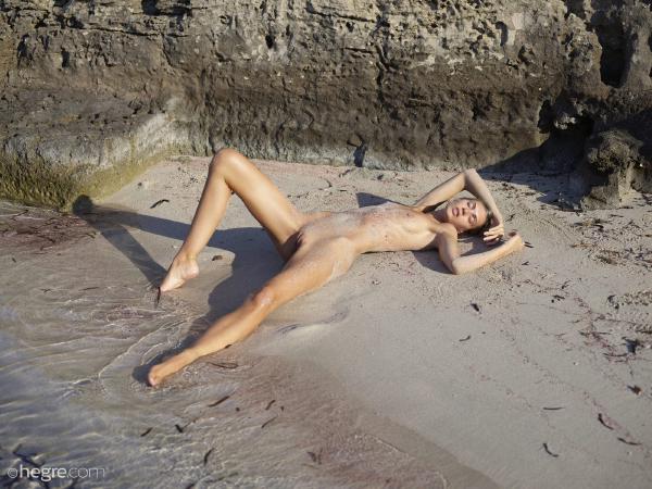 Francy nude paradise #5