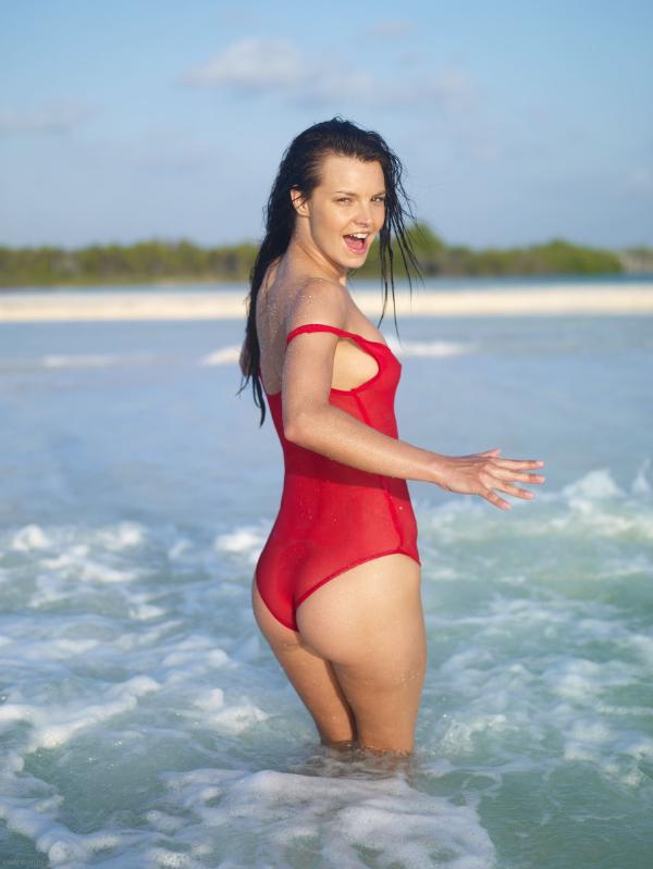 Suzie Carina 红色泳衣 #17